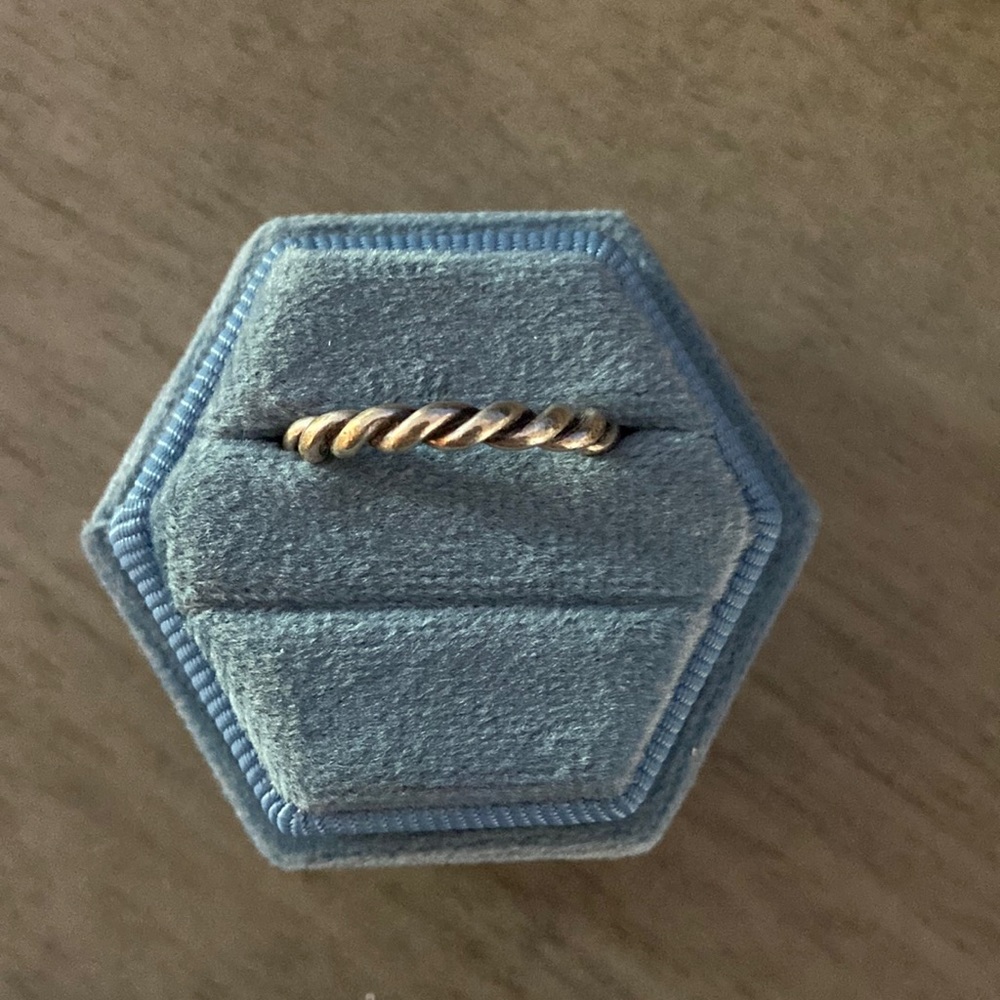 Intertwined PANDORA Ring